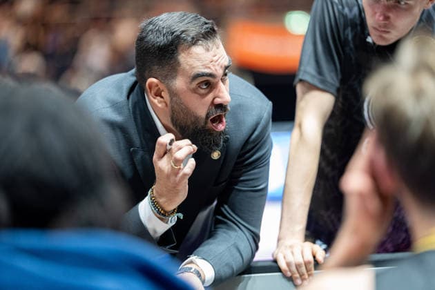 Ramon Diaz (Headcoach Basketball Loewen Braunschweig) GER, Basketball Loewen Braunschweig gegen Rostock Seawolves, Basketball, easyCredit BBL, Woche 3, Spielzeit 2026 27, 27.09.2026 GER, Basketball Loewen Braunschweig gegen Rostock Seawolves, Basketball, easyCredit BBL, Woche 3, Spielzeit 2026 27, 27.09.2026 Braunschweig Copyright: xEibner-Pressefoto DanielxREINELTx EP_DRT