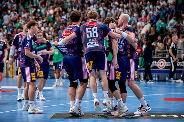 TSV Hannover-Burgdorf Sieg Jubel Daniel Weber (TSV Hannover-Burgdorf DIE RECKEN 58) TSV Hannover-Burgdorf - vs. FRISCH AUF Goeppingen, Handball Bundesliga, HBL, Saison 2026 2027 27.09.2026 -Pressefoto Jan-Frederic Helbig TSV Hannover-Burgdorf - vs. FRISCH AUF Goeppingen, Handball Bundesliga, HBL, ZAG Arena, Opel Handball-Bundesliga, Saison 2026 2027, 27.09.2026 Hannover Copyright: xEibner-Pressefoto Jan-FredericxHelbigx EP_JHG
