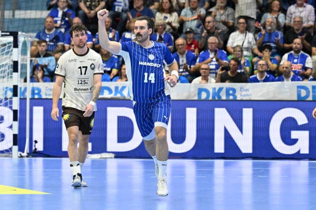 27.09.2026,GER, Handball, Herren, Opel HBL, Saison 2026 2027, 6. Spieltag, VfL Gummersbach vs. Bergischer HC Torjubel Jubel Jubellauf, Teitur Örn Einarsson (VfL Gummersbach 14), DFB DFL regulations prohibit any use of photographs as image sequences and or quasi-video Gummersbach SCHWALBE arena NRW Deutschland Germany Copyright: xNordphoto Meuterx