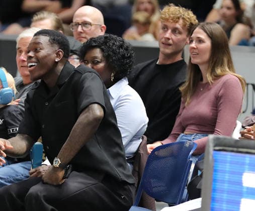 Freude bei Dennis Schroeder ueber den Sieg Basketball, Herren, Saison 2026 2027, easyCredit Basketball-Bundesliga, Basketball Loewen Braunschweig gegen Rostock Seawolves, 83-82