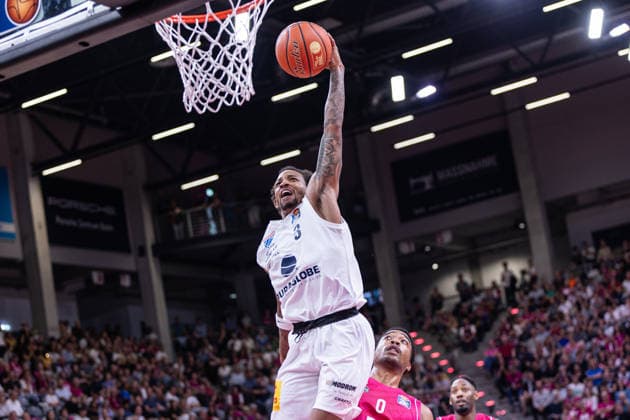 easyCredit Basketball Bundesliga, Telekom Baskets Bonn vs. Syntainics MBC, 27.09.2026 DeLonnie Hunt (SYNTAINICS MBC 3) steigt zum Dunk hoch - easyCredit Basketball Bundesliga, Telekom Baskets Bonn vs. Syntainics MBC, 27.09.2026, Telekom Dome Bonn Copyright: xBEAUTIFULxSPORTS Derixx