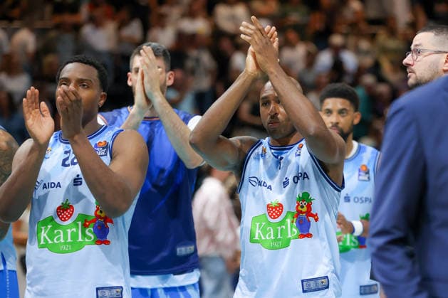 27.09.2026, xgox, Basketball - easyCredit BBL, Basketball Loewen Braunschweig - Rostock Seawolves emspor, v.l. DeAndre Lansdowne (Rostock, 9) enttaeuscht, schaut enttaeuscht, niedergeschlagen, disappointed Braunschweig