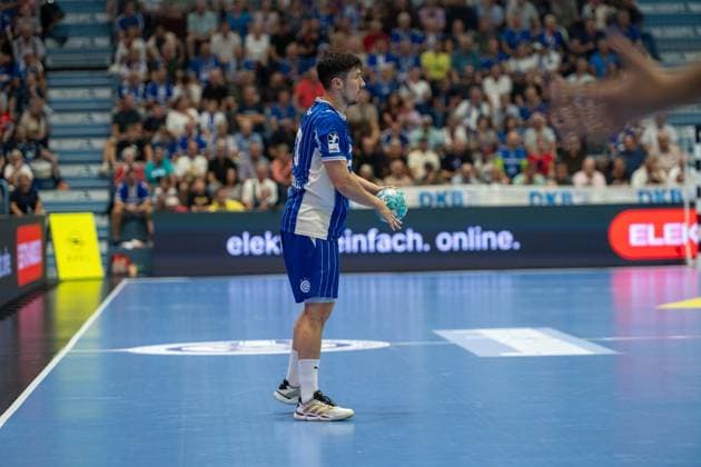 Alex Dujshebaev, Rueckraum, (VfL Gummersbach 10), VfL Gummersbach vs. Bergischer Handball Club 06, Opel Handball Bundesliga, Herren , 6. Spieltag, 27.09.2026 Gummersbach NRW Deutschland
