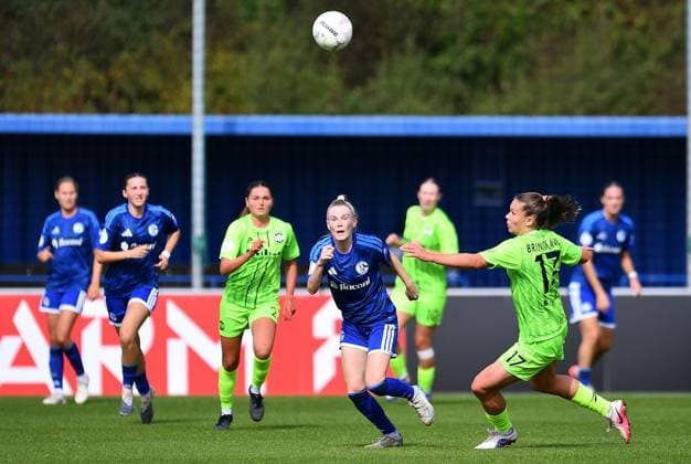 Schalke 04 - SGS Essen ** NUR FÜR REDAKTIONELLE ZWECKE ** EDITORIAL USE ONLY **<p>Fußball Frauen DFB-Pokall 1. Runde: Schalke 04 - SGS Essen am 27.09.2026 im Parkstadion in Gelsenkirchen Jolina Opladen ( Schalke 04 ), links - Karla Brinkmann ( SGS Essen ), rechts Deutschland Nordrhein Westfalen Gelsenkirchen Copyright: ThorstenxTillmann