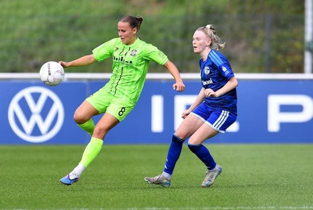Schalke 04 - SGS Essen ** NUR FÜR REDAKTIONELLE ZWECKE ** EDITORIAL USE ONLY **<p>Fußball Frauen DFB-Pokall 1. Runde: Schalke 04 - SGS Essen am 27.09.2026 im Parkstadion in Gelsenkirchen Antonia Baaß ( SGS Essen ), links - Jolina Opladen ( Schalke 04 ), rechts Deutschland Nordrhein Westfalen Gelsenkirchen Copyright: ThorstenxTillmann