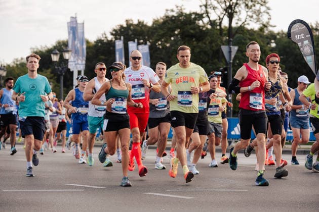 27.09.26, BMW Berlin Marathon 2026, Berlin Runners move along the course during the BMW Berlin-Marathon in Berlin, Germany. Berlin Berlin BE Deutschland