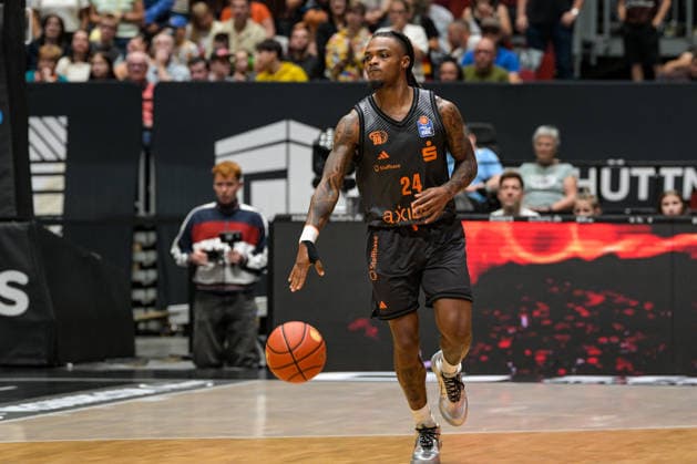 easyCredit Basketball Bundesliga, 3. Spieltag, Niners Chemnitz - Phoenix Hagen 27.09,2026 ab 16.30 Uhr Chemnitz, Chemnitz Arena Im Foto: 24 Cobe Williams easyCredit Basketball Bundesliga, 3. Spieltag, Niners Chemnitz - Phoenix Hagen Chemnitz Sachsen Deutschland Copyright: xEHLxMedia MichelxKöhlerx 20262709-Niners-Chemnitz-Phoenix-Hagen_034