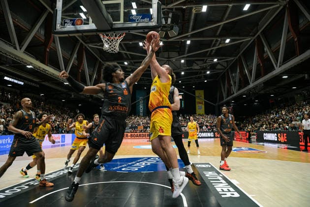 easyCredit Basketball Bundesliga, 3. Spieltag, Niners Chemnitz - Phoenix Hagen 27.09,2026 ab 16.30 Uhr Chemnitz, Chemnitz Arena Im Foto: 02 Stefan Smith, 25 Cameron Krutwig easyCredit Basketball Bundesliga, 3. Spieltag, Niners Chemnitz - Phoenix Hagen Chemnitz Sachsen Deutschland Copyright: xEHLxMedia MichelxKöhlerx 20262709-Niners-Chemnitz-Phoenix-Hagen_061