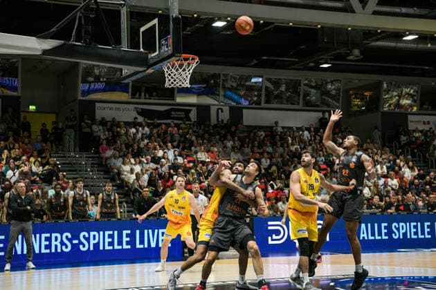 easyCredit Basketball Bundesliga, 3. Spieltag, Niners Chemnitz - Phoenix Hagen 27.09,2026 ab 16.30 Uhr Chemnitz, Chemnitz Arena Im Foto: 10 Fabian Bleck, 21 Tim Uhlemann, 29 Patricio Garino, 22 Nighaeal Ceaser easyCredit Basketball Bundesliga, 3. Spieltag, Niners Chemnitz - Phoenix Hagen Chemnitz Sachsen Deutschland Copyright: xEHLxMedia MichelxKöhlerx 20262709-Niners-Chemnitz-Phoenix-Hagen_069