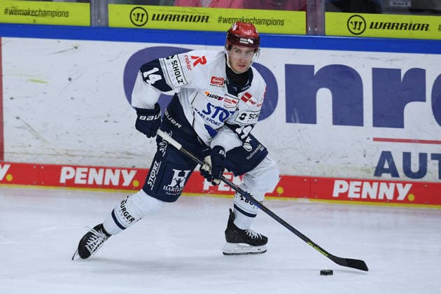 Eishockey Penny DEL 4. Spieltag Krefeld Pinguine - Schwenninger Wild Wings am 27.09.2026 in der Yayla Arena in Krefeld Curtis Valk ( Schwenningen ) Gemäß den Vorgaben der DEL Deutsche Eishockey Liga ist die Publikation und Weiterverwertung der Aufnahmen in elektronischen Medien und Endgeräten aller Art während des laufenden Spiels nicht zulässig.