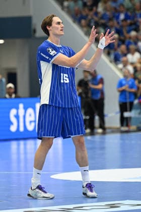 27.09.2026,GER, Handball, Herren, Opel HBL, Saison 2026 2027, 6. Spieltag, VfL Gummersbach vs. Bergischer HC Miro Schluroff (VfL Gummersbach 15), Einzelaktion, Ganzkörper Ganzkoerper, DFB DFL regulations prohibit any use of photographs as image sequences and or quasi-video Gummersbach SCHWALBE arena NRW Deutschland Germany Copyright: xNordphoto Meuterx