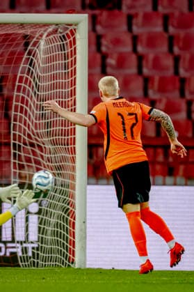 BELGRADO - Nederland forward Mexx Meerdink scores to make it 1-0 during the UEFA Nations League match between Servie and Nederland at Rajko Mitic Stadion on 27 September 2026 in Belgrado, Servie. (Photo by DeFodi Images) -