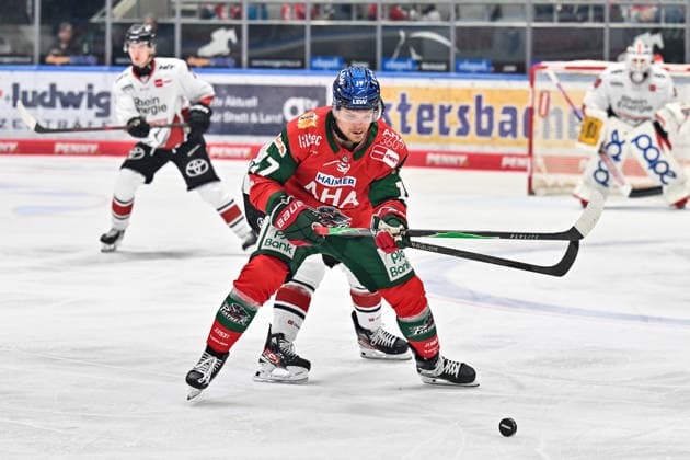 Penny DEL; Augsburger Panther - Kölner Haie, 27.09.2026 AUGSBURG, GERMANY; 27. SEPTEMBER: im Duel Sean MALONE (Augsburger Panther 17) und Markus LJUNGH (Kölner Haie 61) während dem Match der Penny DEL zwischen den Augsburger Panthern und den Kölner Haien am 4. Spieltag im Curt Frenzel Stadion Copyright: xBEAUTIFULxSPORTS Goldbergx