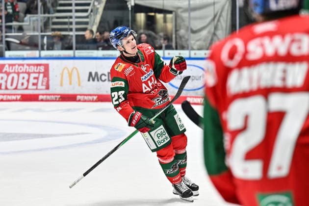 Penny DEL; Augsburger Panther - Kölner Haie, 27.09.2026 AUGSBURG, GERMANY; 27. SEPTEMBER: Jubel der Panther nach dem Treffer zum 3-3 durch Jimmy LAMBERT (Augsburger Panther 23) während dem Match der Penny DEL zwischen den Augsburger Panthern und den Kölner Haien am 4. Spieltag im Curt Frenzel Stadion Copyright: xBEAUTIFULxSPORTS Goldbergx