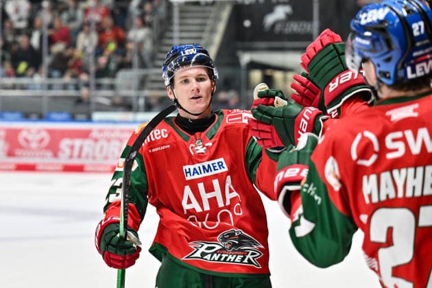 Penny DEL; Augsburger Panther - Kölner Haie, 27.09.2026 AUGSBURG, GERMANY; 27. SEPTEMBER: Jubel der Panther nach dem Treffer zum 3-3 durch Jimmy LAMBERT (Augsburger Panther 23) während dem Match der Penny DEL zwischen den Augsburger Panthern und den Kölner Haien am 4. Spieltag im Curt Frenzel Stadion Copyright: xBEAUTIFULxSPORTS Goldbergx