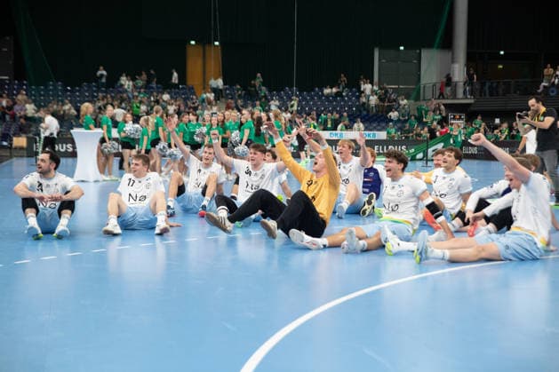 Handball, HBL2: SC DHfK Leipzig - TSV Bayer Dormagen; 27.09.2026 Jubel beim Team von Bayer Dormagen über den Sieg. Freude, Emotionen. Handball, 2. Bundesliga, Saison 2026 2027, 5. Spieltag: SC DHfK Leipzig vs. TSV Bayer Dormagen am 27.09.2026 in der Quarterback Immobilien Arena Leipzig. Copyright: xBEAUTIFULxSPORTS JanxKaeferx