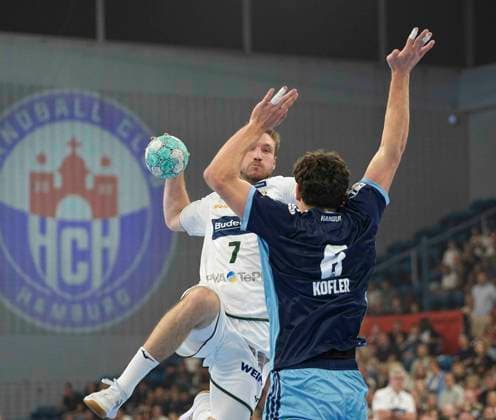 Foto : Torwurf von ... Dominik MAPPES ( Wetzlar ) gegen Elias KOFLER ( Hamburg ) Handball Herren 1. Bundesliga 6. Spieltag am So. 27.09.2026 HCH Hamburg - HSG Wetzlar