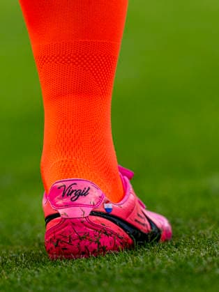 BELGRADO - Close-up of the football boot of Nederland defender Virgil van Dijk during the UEFA Nations League match between Servie and Nederland at Rajko Mitic Stadion on 27 September 2026 in Belgrado, Servie. (Photo by DeFodi Images) -
