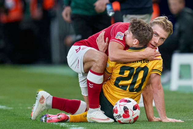 Nations League: Denmark - Wales Denmark s Rasmus Hoejlund and Wales Daniel James during the Nations League match between Denmark and Wales at Parken, Sunday, September 27, 2026. (Photo: Liselotte Sabroe Ritzau Scanpix) , Copenhagen Denmark Copyright: Ritzau Scanpix LiselottexSabroex spdk20260927-190053-L