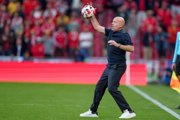 Nations League: Denmark - Wales Denmark s Head Coach Brian Riemer during the Nations League match between Denmark and Wales at Parken, Sunday, September 27, 2026. (Photo: Liselotte Sabroe Ritzau Scanpix) , Copenhagen Denmark Copyright: Ritzau Scanpix LiselottexSabroex spdk20260927-190425-L