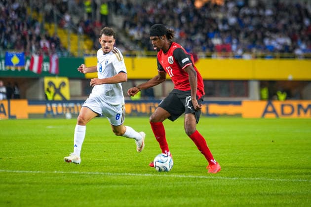 Fussball: Österreich Nationalteam: UEFA Nations League 2026 2027 - Liga B, Gruppe B3, 2. Spieltag, 27.09.2026 - Österreich (ÖFB) vs. Kosovo (FFK) - Ernst-Happel-Stadion (Wien, Österreich); Carney Chukwuemeka (Österreich, 17) mit Valmir Matoshi (Kosovo, 8) Copyright: xLukasxBierederx