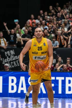 easyCredit Basketball Bundesliga, 3. Spieltag, Niners Chemnitz - Phoenix Hagen 27.09,2026 ab 16.30 Uhr Chemnitz, Chemnitz Arena Im Foto: 25 Cameron Krutwig easyCredit Basketball Bundesliga, 3. Spieltag, Niners Chemnitz - Phoenix Hagen Chemnitz Sachsen Deutschland Copyright: xEHLxMedia MichelxKöhlerx 20262709-Niners-Chemnitz-Phoenix-Hagen_126