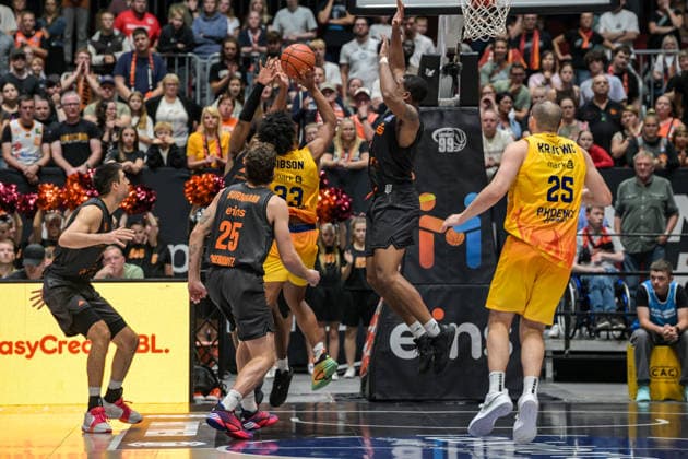 easyCredit Basketball Bundesliga, 3. Spieltag, Niners Chemnitz - Phoenix Hagen 27.09,2026 ab 16.30 Uhr Chemnitz, Chemnitz Arena Im Foto: 25 Ben Burnham, 33 Trenton Gibson, 22 Nighaeal Ceaser, 25 Cameron Krutwig easyCredit Basketball Bundesliga, 3. Spieltag, Niners Chemnitz - Phoenix Hagen Chemnitz Sachsen Deutschland Copyright: xEHLxMedia MichelxKöhlerx 20262709-Niners-Chemnitz-Phoenix-Hagen_142