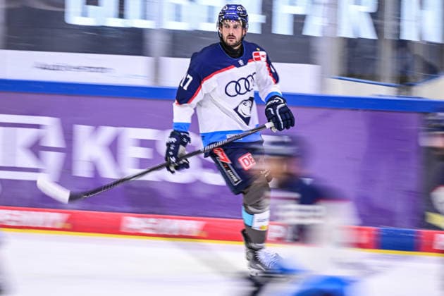 Penny DEL 26 27: Penny DEL Ingolstadt vs. Adler Mannheim; Ingolstadt, 27.09.2026 Freisteller: Abbott Girduckis (ERC Ingolstadt, 17) mit Bewegung Ingolstadt; 27.09.2026; Penny DEL; 4. Spieltag, ERC ingolstadt gegen Adler Mannheim; SATURN Arena Ingolstadt Copyright: xBEAUTIFULxSPORTS Märklx