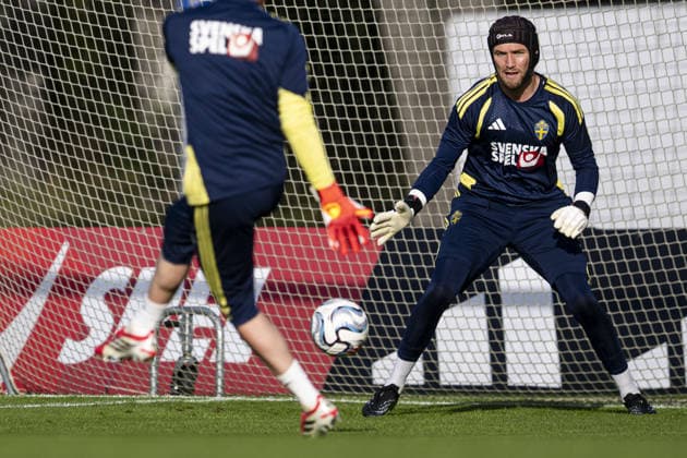 STOCKHOLM, SWEDEN - SEPTEMBER 27: Goalkeeper Noel Törnqvist of Sweden during the training session on Bosön ahead of the Nations league soccer game between Sweden and Poland on Strawberry Arena in Stockholm, Sweden on September 27. Copyright: xPhilipxKangasx xSPPx Sportspressphoto_SPR241247