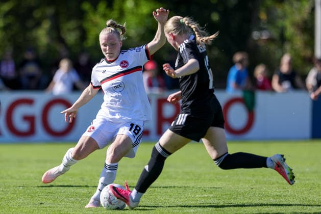 v.li.: Franziska Mai (1. FC Nürnberg, 18) und Jule Bouwer (ATS Buntentor, 12) im Zweikampf, Duell, Dynamik, Aktion, Action, Spielszene, DIE DFB-RICHTLINIEN UNTERSAGEN JEGLICHE NUTZUNG VON FOTOS ALS SEQUENZBILDER UND ODER VIDEOÄHNLICHE FOTOSTRECKEN. DFB REGULATIONS PROHIBIT ANY USE OF PHOTOGRAPHS AS IMAGE SEQUENCES AND OR QUASI-VIDEO., 27.09.2026, Bremen (Deutschland), Fussball, DFB-Pokal Frauen, ATS Buntentor - 1. FC Nürnberg