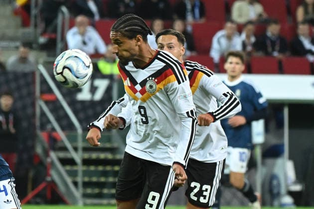 27.09.2026, xemx, Fussball UEFA Nations League, Deutschland - Griechenland v.l. Kevin Schade (Deutsche Fussball Nationalmannschaft DFB) Younes Ebnoutalib (Deutsche Fussball Nationalmannschaft DFB) Augsburg