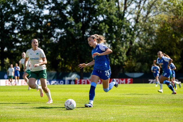 27.09.2026, GER, Fussball, Frauen, DFB Pokal, Saison 2026 2027, 1. Runde, SpVgg Greuther Fürth vs. TSG 1899 Hoffenheim Janna Grimm ( Hoffenheim, 26 ) am Ball Fürth Julius Hirsch Sportzentrum Bayern Deutschland Copyright: xNordphoto Memmlerx
