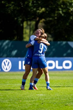 27.09.2026, GER, Fussball, Frauen, DFB Pokal, Saison 2026 2027, 1. Runde, SpVgg Greuther Fürth vs. TSG 1899 Hoffenheim Marie Steiner ( Hoffenheim, 09 ), Laia Martret Jimenez ( Hoffenheim, 21 ) jubeln über das Tor zum 0:1 Fürth Julius Hirsch Sportzentrum Bayern Deutschland Copyright: xNordphoto Memmlerx