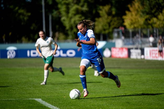 27.09.2026, GER, Fussball, Frauen, DFB Pokal, Saison 2026 2027, 1. Runde, SpVgg Greuther Fürth vs. TSG 1899 Hoffenheim Martine Trollsas Fenger ( Hoffenheim, 15 ) am Ball Fürth Julius Hirsch Sportzentrum Bayern Deutschland Copyright: xNordphoto Memmlerx