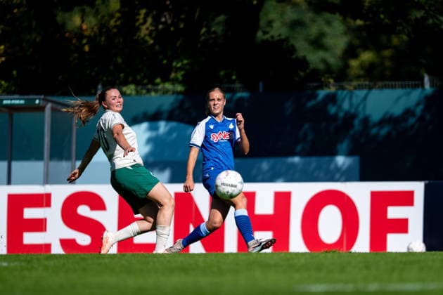 27.09.2026, GER, Fussball, Frauen, DFB Pokal, Saison 2026 2027, 1. Runde, SpVgg Greuther Fürth vs. TSG 1899 Hoffenheim Ilse Kemper ( Hoffenheim, 18 ) am Ball im Zweikampf mit Jasmin Itter ( SpVgg Greuther Fürth, 20 ) Fürth Julius Hirsch Sportzentrum Bayern Deutschland Copyright: xNordphoto Memmlerx