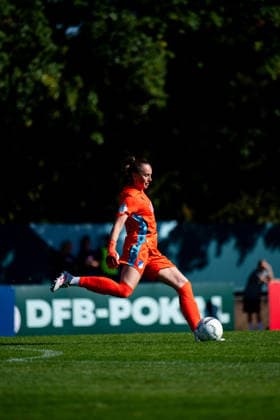 27.09.2026, GER, Fussball, Frauen, DFB Pokal, Saison 2026 2027, 1. Runde, SpVgg Greuther Fürth vs. TSG 1899 Hoffenheim Lisa Lichtfus ( TSG Hoffenheim, 28 ) am Ball Fürth Julius Hirsch Sportzentrum Bayern Deutschland Copyright: xNordphoto Memmlerx