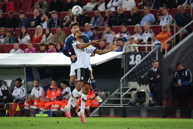 27.09.2026, Fussball, Herren, UEFA Nations League 2027, Deutschland - Griechenland, Josha Vagnoman (Deutschland), Christos Tzolis (Griechenland) Augsburg WWK-Arena Bayern Deutschland (DEU) Copyright: xSebastianxBachx