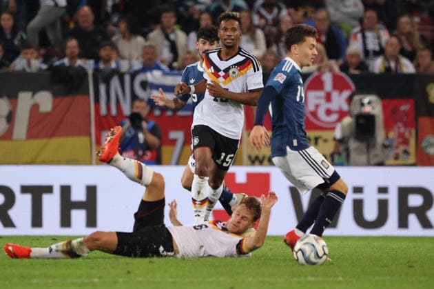 27.09.2026, Fussball, Herren, UEFA Nations League 2027, Deutschland - Griechenland, Joshua Kimmich (Deutschland), Bambase Conte (Deutschland), Konstantinos Karetsas (Griechenland) Augsburg WWK-Arena Bayern Deutschland (DEU) Copyright: xSebastianxBachx