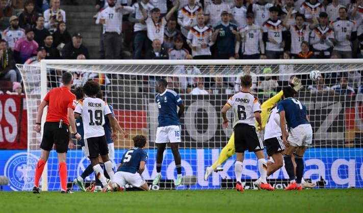 Torschuss Aktion Torchance Karim Adeyemi GER (19) Torwart Tzolakis GRE (12) Aktion pariert DFB Laenderspiel Deutschland GER vs Griechenland GRE UEFA Nations League am 27.09.2026 DFL REGULATIONS PROHIBIT ANY USE OF PHOTOGRAPHS AS IMAGE SEQUENCES AND OR QUASI-VIDEO DFB Laenderspiel Deutschland GER vs Griechenland GRE UEFA Nations League