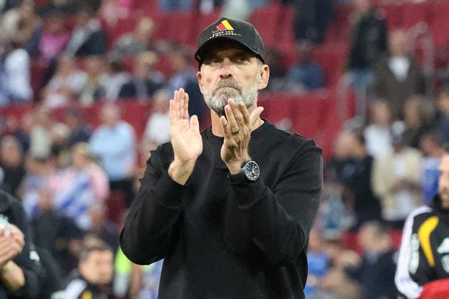 27.09.2026, xrekx, Fussball UEFA Nations League, Deutschland - Griechenland v.l. Spielende Jürgen Juergen Klopp Trainer (Deutschland) und die Mannschaft bedankt bedanken sich bei den Fans, the player thanks the fans for their support Augsburg