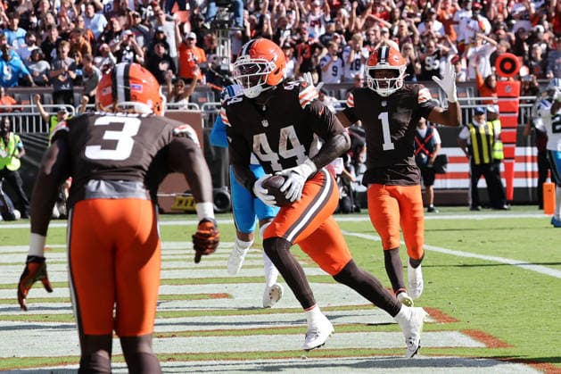 Cleveland Browns Harold FanninJr. (44) catches the game winning touchdown pass in the fourth quarter against the Carolina Panthers at Huntington Bank Field in Cleveland, Ohio on Sunday September 27, 2026. The Browns defeated the Panthers 21-18.  CLE20260927119 AARONxJOSEFCZYK