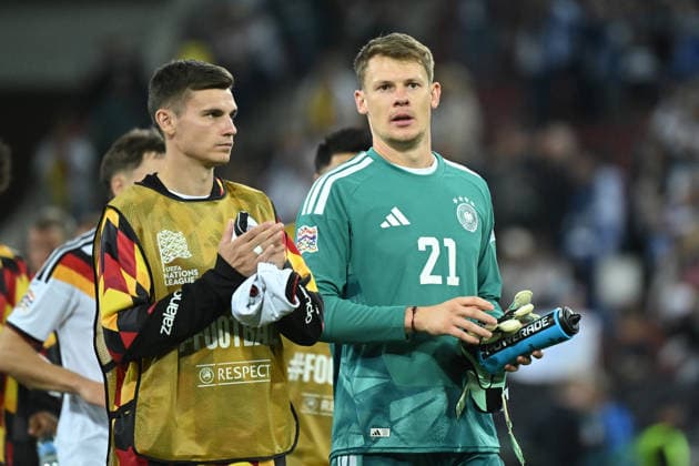 27.09.2026, xemx, Fussball UEFA Nations League, Deutschland - Griechenland v.l. Alexander Nübel (Deutsche Fussball Nationalmannschaft DFB) Enttäuscht, traurig, frustriert, ratlos, Augsburg