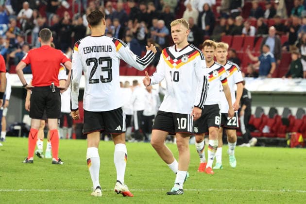 27.09.2026, xrekx, Fussball UEFA Nations League, Deutschland - Griechenland v.l. Spielende Younes Ebnoutalib (Deutschland) Jonathan Burkardt (Deutschland) Augsburg