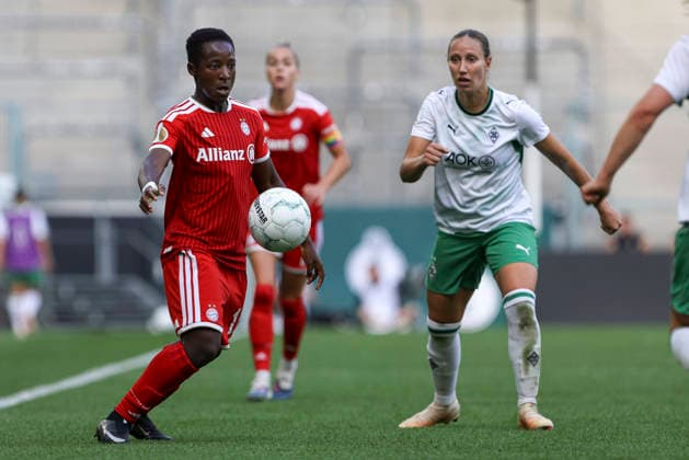 Bernadette Kakounan Amani (FC Bayern Muenchen) in Aktion, am Ball, Einzelaktion waehrend des Spiels des DFB-Pokal der Frauen zwischen Borussia Moenchengladbach und FC Bayern Muenchen, ista-Borussia-Park am 27. September 2026 in Moenchengladbach, Deutschland. (Foto von Oliver Kaelke DeFodi Images) +++ Bernadette Kakounan Amani (FC Bayern Muenchen) controls the ball during the DFB-Pokal der Frauen match between Borussia Moenchengladbach and FC Bayern Muenchen at ista-Borussia-Park on September 27, 2026 in Moenchengladbach, Germany. (Photo by Oliver Kaelke DeFodi Images) DFB DFL REGULATIONS PROHIBIT ANY USE OF PHOTOGRAPHS AS IMAGE SEQUENCES AND OR QUASI-VIDEO. (Photo by Oliver Kaelke DeFodi Images) -