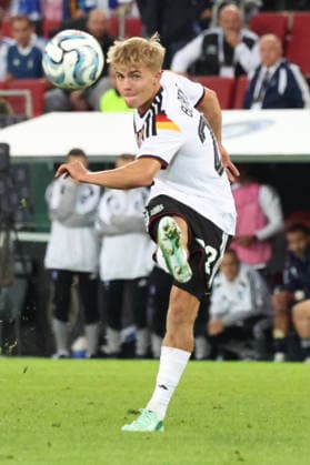 27.09.2026, xrekx, Fussball UEFA Nations League, Deutschland - Griechenland v.l. Hennes Behrens (Deutschland) Augsburg