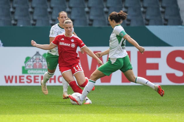 27.09.2026, xgrfx, Fussball DFB Pokal Frauen 1.Runde, Borussia Mönchengladbach - FC Bayern München v.l. Sarah Mattner (FC Bayern München) Mönchengladbach