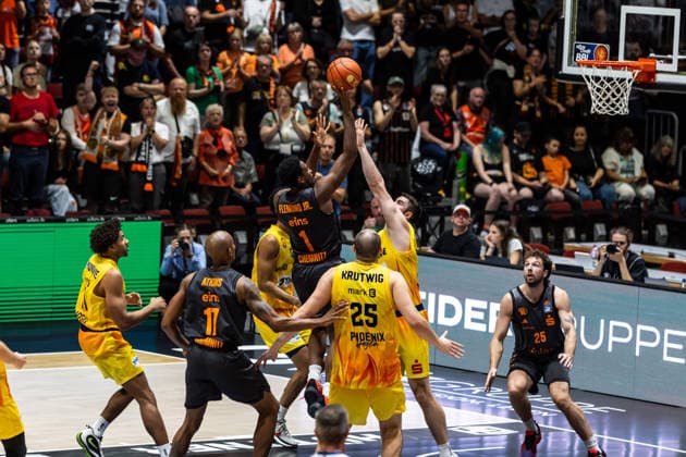 27.09.2026, GER, BBL, easyCredit Basketball Bundesliga, Chemnitz, Niners Chemnitz - Phoenix Hagen Phlandrous Fleming Jr. (Niners Chemnitz, 1) Chemnitz Messe Chemnitz Sachsen Deutschland