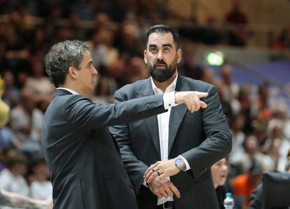Headcoach Ramon Diaz (Basketball Loewen Braunschweig) und sein Co Trainer Oriol Comas Basketball, Herren, Saison 2026 2027, easyCredit Basketball-Bundesliga, Basketball Loewen Braunschweig gegen Rostock Seawolves, 83-82