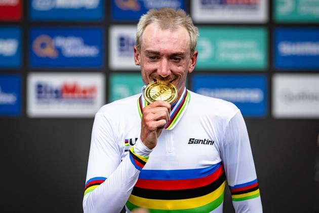 MCNULTY Brandon: UCI Road cycling, Rad, Radsport, Strasse World Championships - Montreal Canada 2026 MCNULTY Brandon ( USA ) USA Winner - First Place Award Ceremony Medal Ceremony Podium - Querformat - quer - horizontal - Landscape - Event Veranstaltung: UCI Road Cycling World Championships Montreal-Canada 2026 - Category Kategorie: Cycling - Road Cycling World Championships Elite Men - Location Ort: North America - Canada - Quebec - Montreal - Start: Brossard - Finish: Montreal Road Race ( RR ) - Distance: 273,4 km - Date Datum: 27.09.2026 Sunday Day 7 -