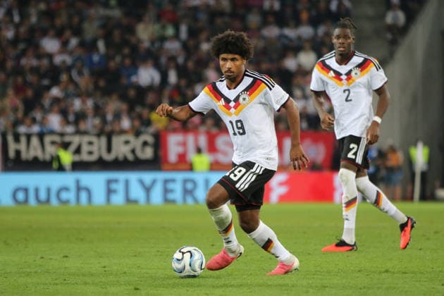 27.09.2026 Fußball Herren 2026 2027 UEFA Nations League 2. Spieltag Deutschland - Griechenland WWK Arena Augsburg Karim Adeyemi (Deutschland, 19, weiß) am Ball. Augsburg Bayern Deutschland